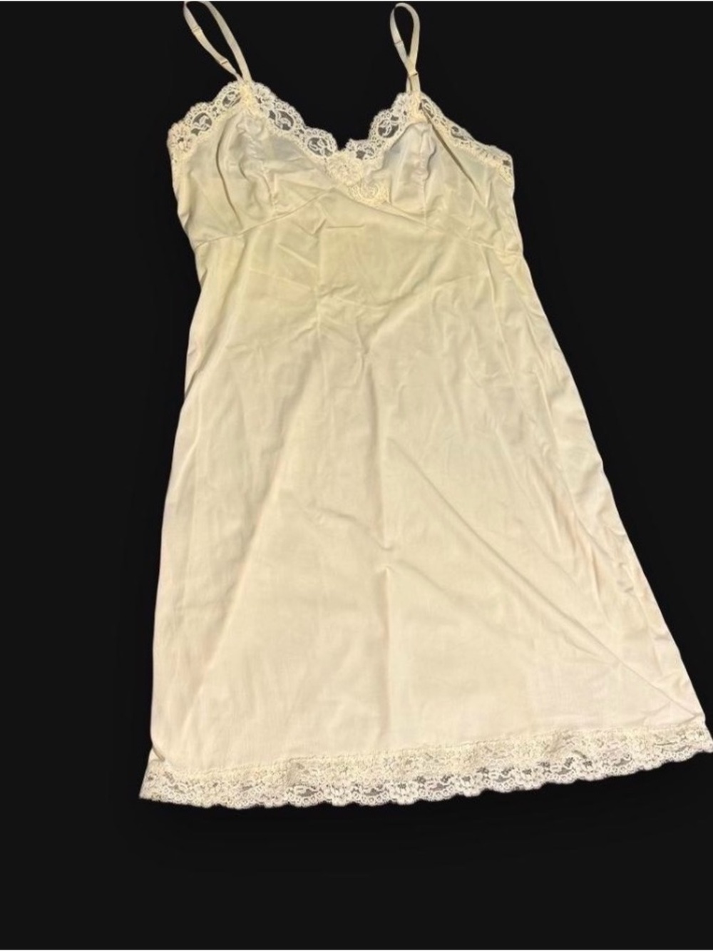 Vintage 1960’s beauty Lace-Trim Slip